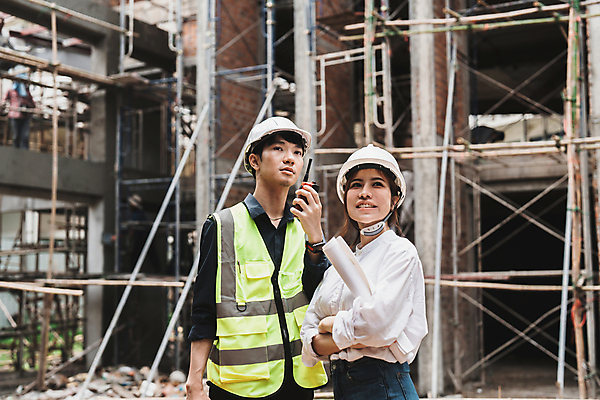 포토 JPG 해외이미지 직업 디자인 공공시설 산업 백그라운드 컨셉 비즈니스 건축양식 공장 성공 미래 노동자 주택 안전 사람 두명 건물 사무실 장비 업무 작업 비즈니스맨 엔지니어 재산 감독 계획 안전모 헬멧 건축가 땅 그림 경영자 청사진 공학 개발 건축업자 계약자 프로젝트 해외202309 해외포토 건축물 교육 남자 건축 공업 금융 직장인 기술자 안전장비 보호장비 계약 시설 리더 파일형식