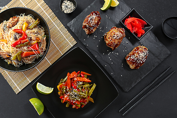 포토 JPG 해외이미지 접시 음식 백그라운드 채소 젓가락 태국 프레임 육류 요리 동양인 사람없음 식당 일본 검은색 식사 저녁식사 중국 어둠 카페 튀김 시골 면 사발 플랫 혼합 굽기 허브 메뉴 깨 레시피 칠면조 점심식사 항공촬영 콘크리트 플랫레이 맛있는 해외202309 해외포토 식물 식기 아시아 뷰포인트 컬러 식재료 조류 수저 인종 상점 조미료 사기그릇 구이 파일형식