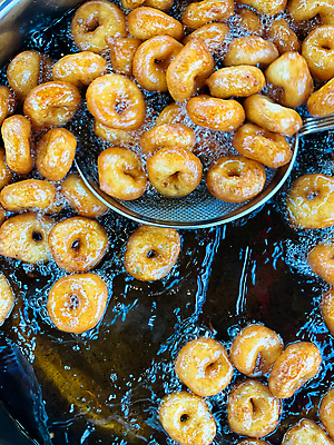 포토 JPG 해외이미지 전통 디자인 음식 컬러 백그라운드 디저트 이스탄불 건강 요리 사람없음 장식 뷰티 갈색 빵집 신선 뜨거움 도넛 달콤 낟알 설탕 질감 아로마 밀가루 소금 레시피 칠면조 내추럴 길거리음식 맛있는 튀르키예 해외202309 해외포토 아시아 조류 상점 맛 가루 파일형식