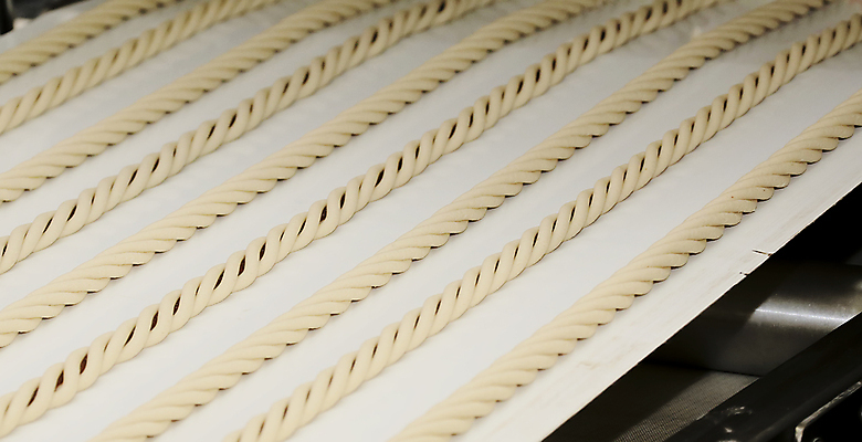 포토 JPG 해외이미지 모양 식물 직업 산업 선 음식 포장 공장 디저트 요리 사람없음 쿠키 과자 케이크 초콜릿 식사 기계 빵집 장비 벨트 업무 오븐 달콤 상품 설탕 굽기 준비 반죽 밀가루 방법 자동 자동화 컨베어밸트 많음 해외202309 해외포토 잡화 컨셉 공업 상점 가전제품 작업 맛 가루 구이 파일형식