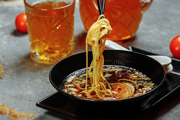 포토 JPG 해외이미지 전통 접시 아시아 음식 백그라운드 채소 양파 건강 육류 돼지고기 요리 동양인 사람없음 초록색 식당 계란 일본 검은색 식사 저녁식사 치킨 중국 신선 면 뜨거움 사발 맛 수프 향신료 국수 점심식사 대두 카피스페이스 맛있는 해외202309 해외포토 식기 나라 컬러 컨셉 식재료 인종 상점 알 공백 면류 사기그릇 닭고기요리 향미료 파일형식