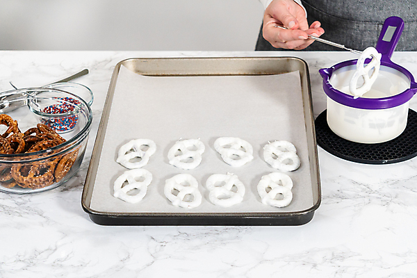 포토 JPG 해외이미지 종이 음식 디저트 사탕 요리 사람없음 초콜릿 달콤 작음 준비 서식 만들기 레시피 미니 해외202309 해외포토 모션 맛 크기 파일형식