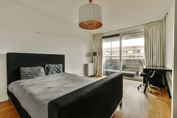 포토 JPG 해외이미지 의자 창문 사람없음 인테리어 공간 방 발코니 침대 스탠드 커튼 책상 해외202309 해외포토 디자인 가구 조명 파일형식