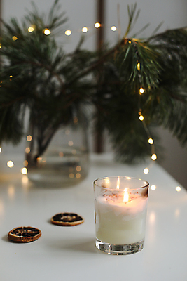 포토 JPG 해외이미지 나무 전통 디자인 배너 계절 컨셉 크리스마스 겨울 패턴 장신구 새해 주택 프레임 선물 사람없음 장식 빛 컬러풀 축제 기쁨 낭만 나뭇가지 시골 축하 인사 소나무 신용카드 황금 소프트포커스 12월 연도 묘사 질감 보케 엽서 구성 스타일 카피스페이스 해외202309 해외포토 식물 기념일 감정 컬러 무늬 촬영기법 건물 금융 공백 예절 날짜 편지 파일형식