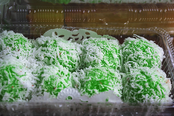 포토 JPG 해외이미지 전통 아시아 문화 음식 조각 백그라운드 디저트 거리 요리 동양인 사람없음 초록색 과자 케이크 식사 여러개 신선 변화 달콤 아침식사 이슬람교 굽기 서빙 말레이시아 라마단 인기 페스츄리 맛있는 해외202309 해외포토 나라 종교 빵 컬러 다수 컨셉 인종 맛 구이 파일형식