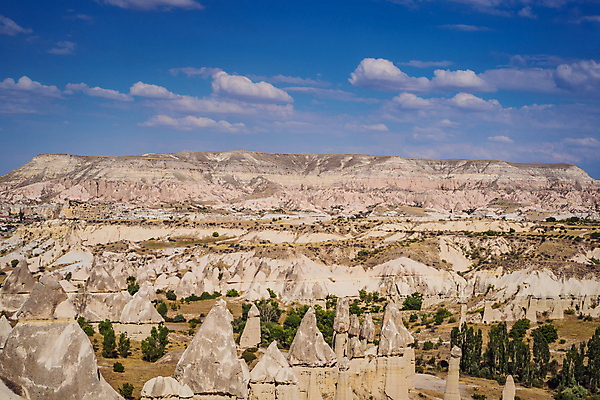 포토 JPG 해외이미지 나무 구름 여행 하늘 바위산 풍경 사람없음 야외 기암괴석 튀르키예 해외202309 해외포토 자연요소 식물 아시아 바위_돌 돌산 파일형식