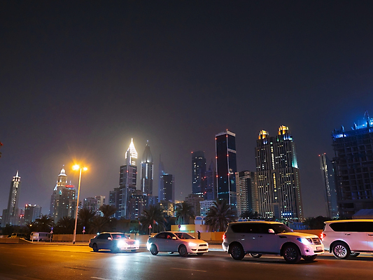 포토 JPG 해외이미지 도로 길 백그라운드 교통시설 자동차 거리 아파트 사람없음 금융 환경 운전 도시 고속도로 오염 도심 중앙 휘발유 잼 쇼핑몰 사건 속도 상승 바쁨 장면 지역 아라비아 타운 동쪽 아랍에미리트 지연 그만 두바이 해외202309 해외포토 육상교통 교통 컨셉 중동 모션 주택 경제 소스_음식 석유 방향 시설 파일형식