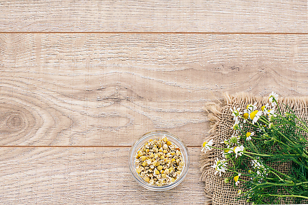 포토 JPG 해외이미지 식물 꽃 음료 음식 꽃무늬 다이어트 자연 유리 건강 사람없음 목재 초록색 약 흰색 신선 약초 허브 상쾌 내추럴 캐모마일 해외202309 해외포토 나무 감정 컬러 무늬 재료 의학 재질 풀_식물 생태계 파일형식