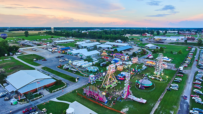 포토 JPG 해외이미지 공원 바다 섬 여행 건축양식 하늘 휴가 주택 안테나 파노라마 풍경 사람없음 건물 물 여름 도시풍경 항구 축제 일몰 도시 만 보트 강의 휴양지 포트 타운 공평 드론 해외202309 해외포토 자연요소 건축물 계절 공공시설 건축 배_교통 통신 교통시설 촬영기법 노을 장소 파일형식