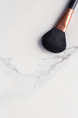 포토 JPG 해외이미지 백그라운드 사람없음 흰색 고급 대리석 메이크업브러쉬 카피스페이스 해외202309 해외포토 컬러 컨셉 재료 공백 붓 파일형식