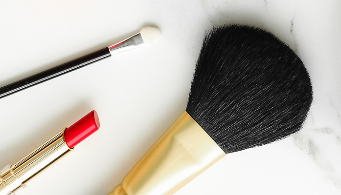 포토 JPG 해외이미지 백그라운드 사람없음 립스틱 고급 대리석 메이크업브러쉬 해외202309 해외포토 컨셉 재료 화장품 붓 파일형식