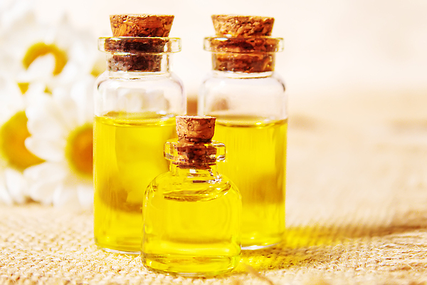 포토 JPG 해외이미지 사람없음 노란색 오일 아로마테라피 내추럴 에센스 캐모마일 해외202309 해외포토 꽃 음식 컬러 화장품 허브 테라피 파일형식