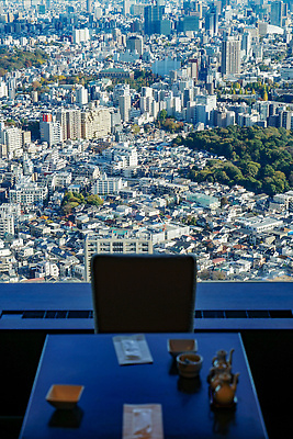 포토 JPG 해외이미지 식기 의자 유리 풍경 사람없음 도시풍경 식당 도시 해외202309 해외포토 가구 재질 상점 파일형식