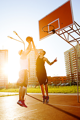 포토 JPG 해외이미지 라이프스타일 손 공원 남자 행복 스포츠 2 통신 공 모션 농구 건강 사람 소년 청년 야외 두명 10대 친구 운동복 운동 걷기 우정 활발 산책로 에너지 반지 잡기 긍정 지역 망사 골 채팅 플레이어 해외202309 해외포토 옷 공공시설 감정 길 어린이 컨셉 장신구 관계 청소년 성인 생활 신체부위 구기 직물 파일형식