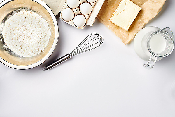 포토 JPG 해외이미지 실내 사람없음 하이앵글 계란 도구 계란껍데기 준비 밀가루 제빵 정리 거품기 밀대 유리그릇 버터 제빵도구 카피스페이스 해외202309 해외포토 그릇 뷰포인트 유리 주방용품 내부 제과제빵 알 공백 가루 파일형식