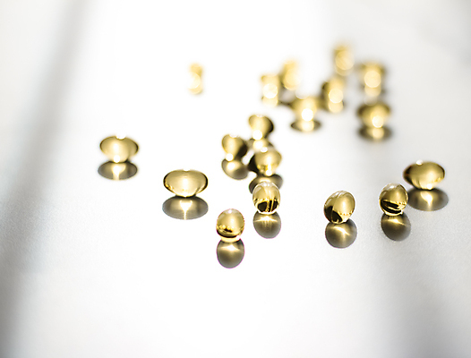 포토 JPG 해외이미지 사람없음 알약 노란색 건강관리 흰색 낟알 영양제 오메가 항생제 해외202309 해외포토 컬러 건강 관리 약 파일형식