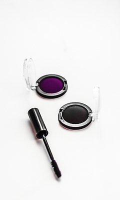 포토 JPG 해외이미지 사람없음 보라색 검은색 원형 흰배경 마스카라 대리석 아이섀도 마블링 카피스페이스 해외202309 해외포토 도형 컬러 백그라운드 재료 화장품 공백 흰색 파일형식