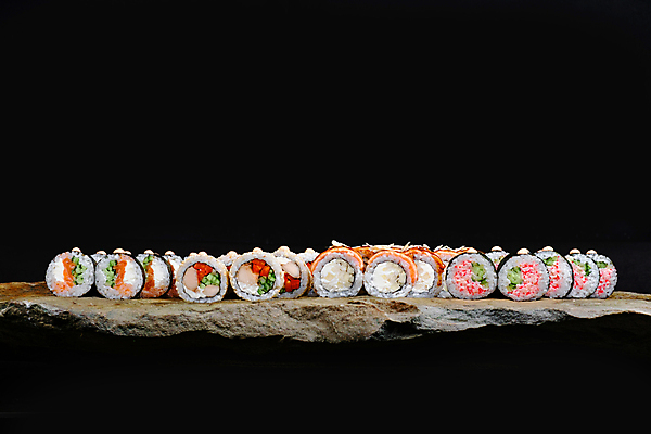 포토 JPG 해외이미지 전통 식기 아시아 문화 음식 채소 밥 새우 어류 사람없음 식당 일본 저녁식사 초밥 회 차 애피타이저 참치 장어 해산물 연어 해외202309 해외포토 나라 음료 갑각류 상점 식사 수중동물 일본음식 파일형식