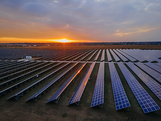포토 JPG 해외이미지 식물 산업 백그라운드 밭 자연 미래 안테나 풍경 사람없음 야외 초록색 파란색 빛 햇빛 태양 농장 환경 힘 일몰 재활용 에너지 판넬 역 에코 태양에너지 시스템 세대 유지 패널 내추럴 항공촬영 혁명 드론 생태학 해외202309 해외포토 자연요소 교육 뷰포인트 컬러 컨셉 농업 통신 교통시설 노을 그린에너지 친환경 생태계 파일형식