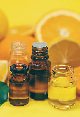 포토 JPG 해외이미지 사람없음 노란색 오일 레몬 아로마테라피 내추럴 에센스 오일병 해외202309 해외포토 음식 컬러 과일 화장품 테라피 파일형식