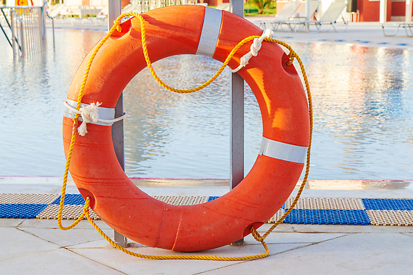 포토 JPG 해외이미지 라이프스타일 계절 밧줄 컬러 여행 오렌지 자연 호텔 휴가 휴식 바닥 수영장 건강 경비 안전 사람없음 야외 물 수영 반지 구출 고급 보호 타일 오브젝트 휴양지 보안 부표 구명용품 안전요원 헬프 해외202309 해외포토 자연요소 줄 컨셉 과일 장신구 숙소 생활 장소 수상스포츠 도움 안전장비 생태계 파일형식