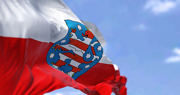 포토 JPG 해외이미지 디자인 배너 유럽 별 물결 여행 하늘 날리기 바람 독일 사람없음 야외 빨간색 줄무늬 자유 흰색 깃발 직물 국기 사자 민주주의 심볼 묘사 신분 애국심 독립 잔물결 전국 정부 통일 해외202309 해외포토 자연요소 나라 컬러 컨셉 무늬 포유류 모션 날씨 파일형식