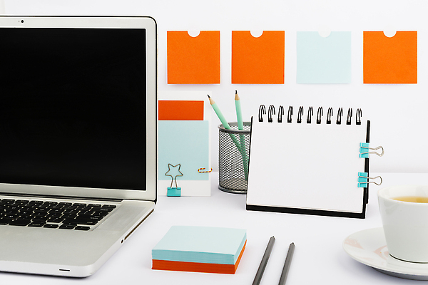 포토 JPG 해외이미지 직업 학생 디자인 교육 남자 종이 커피 음료 백그라운드 인터넷 비즈니스 통신 탁자 실내 창조 사람없음 목재 책 노트북 컴퓨터 사무실 연필 펜 우주 모니터 다이어리 공백 장비 머그컵 달력 키보드 작업 비즈니스맨 작업장 커피잔 책상 그림 문서 바인더 조언 카피스페이스 해외202309 해외포토 나무 산업 가구 재료 학용품 잔 사람 내부 컵 전자제품 필기구 사무용품 직장인 파일형식