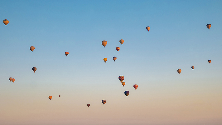 포토 JPG 해외이미지 주간 여행 백그라운드 하늘 휴가 카파도키아 사람없음 야외 관광지 일출 자유 열기구 해외202309 해외포토 자연요소 컨셉 항공교통 노을 파일형식 튀르키예
