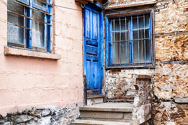 포토 JPG 해외이미지 전통 디자인 문화 벽 여행 백그라운드 건축양식 창문 벽돌 주택 사람없음 건물 파란색 갈색 문 마을 페인트 수확 바위 도시 시간 그리기 묘사 복고 점토 단계 세기 옛날 스타일 튀르키예 해외202309 해외포토 건축물 건축 아시아 컬러 농업 모션 돌_바위 파일형식