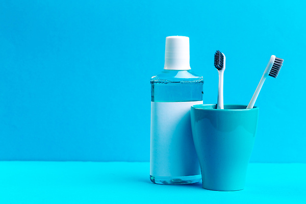 포토 JPG 해외이미지 잔 사람없음 두개 양치 칫솔 오브젝트 가글 양치도구 해외202309 해외포토 식기 2 위생용품 청결 파일형식