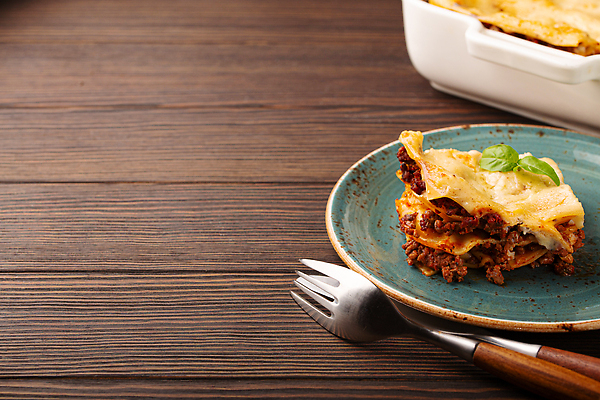 포토 JPG 해외이미지 템플릿 전통 접시 조각 백그라운드 토마토 부분 치즈 파스타 육류 요리 사람없음 식당 식사 저녁식사 이탈리아 공백 소고기 클래식 굽기 메뉴 레시피 바질 그라탱 라자냐 모짜렐라치즈 볼로냐 캐서롤 카피스페이스 해외202309 해외포토 식기 유럽 컨셉 채소 식재료 유제품 서양음식 상점 용기_그릇 이탈리아음식 구이 파일형식