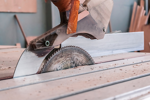 포토 JPG 해외이미지 나무 직업 산업 가구 공장 노동자 기술 창조 사람없음 목재 기계 공구 업무 원형 칼날 작업실 수리 자르기 목수 만들기 날카로움 목공예 잡동사니 DIY 공예가 부스러기 수목 철강 톱밥 톱질 해외202309 해외포토 도형 식물 생활용품 재료 공업 모션 취미 도구 작업 가루 공예 파일형식