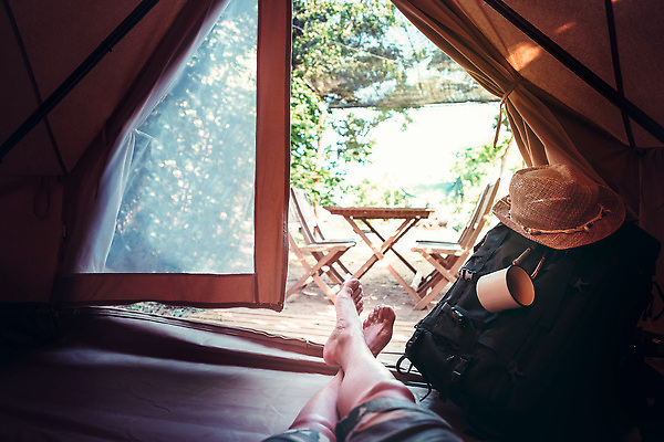 포토 JPG 해외이미지 나무 라이프스타일 남자 여행 백그라운드 가족 발 자연 휴가 휴식 산 실내 텐트 사람 풍경 성인 사람없음 야외 여름 태양 뷰티 여행객 트래킹 캠핑 하이킹 숲 배낭여행 주말 양발 하이커 1인칭시점 해외202309 해외포토 자연요소 식물 시선 계절 컨셉 관계 레저 캠핑도구 내부 생활 신체부위 생태계 파일형식