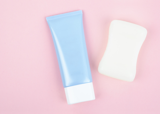 포토 JPG 해외이미지 디자인 태국 자연 사람없음 가로 여름 파란색 컬러풀 태양 뷰티 건강관리 스파 공백 보호 약초 상품 컨테이너 청소 허브 피부 비누 패키지 튜브 스킨케어 짐싸기 돌봄 수분크림 위생관리 카피스페이스 비어있는 해외202309 해외포토 자연요소 식물 계절 산업 아시아 컬러 컨셉 모션 건강 관리 신체부위 위생용품 화장품 풀_식물 생태계 파일형식