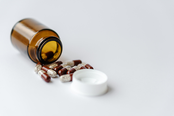 포토 JPG 해외이미지 컬러 과학 백그라운드 컨셉 건강 병원 사람없음 치료 빨간색 파란색 세트 알약 약 고통 흰색 그룹 약초 질병 약국 오브젝트 두통 처방 테라피 중독 흙더미 조제 돌봄 복용 진통제 치료제 헬프 화학물질 항생제 해외202309 해외포토 감정 의학 모션 뷰티 흙 도움 풀_식물 화학 만들기 파일형식 더미