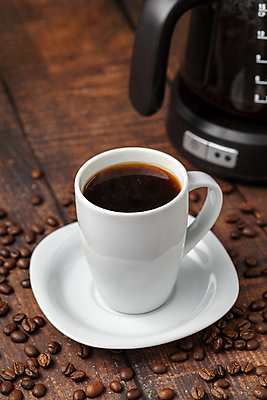 포토 JPG 해외이미지 직업 커피 음료 음식 백그라운드 아침 유리병 피곤 사람 사람없음 목재 컵 물 갈색 상점 검은색 어둠 거품 카페 장비 흰색 신선 뜨거움 붓기 맛 아침식사 굽기 가득함 책상 상쾌 향기 아로마 향 단절 아라비카 양조 카페인 필터 해외202309 해외포토 주간 자연요소 나무 식기 감정 컬러 가구 컨셉 재료 모션 병_용기 식사 구이 냄새 파일형식