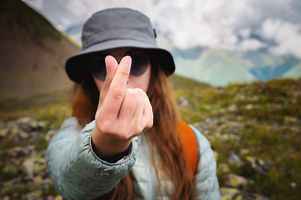 포토 JPG 해외이미지 모양 손 여자 행복 얼굴 백그라운드 컨셉 손가락 휴가 아이디어 발렌타인데이 건강 사랑 한명 사람 야외 장식 여름 뷰티 낭만 자유 흰색 신용카드 닫기 심볼 사인 신호 만들기 긍정 보여주기 해외202309 해외포토 1 계절 감정 컬러 모션 데이이벤트 신체부위 금융 파일형식