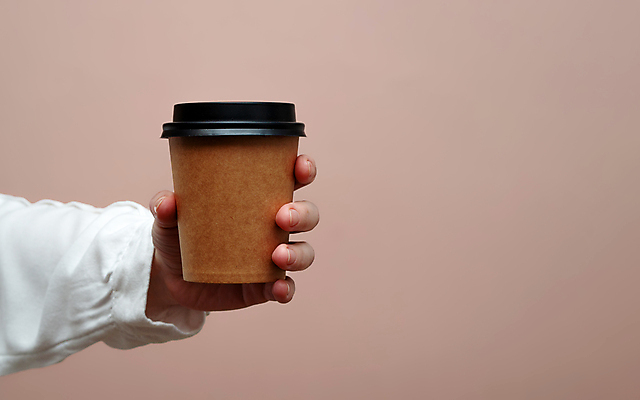 포토 JPG 해외이미지 템플릿 라이프스타일 손 디자인 여자 종이 커피 음료 분홍색 백그라운드 컨셉 포장 아침 관리 미술 사람없음 컵 우주 공백 카페 머그컵 덮개 흰색 잡기 뜨거움 아침식사 휴대용 일회용 컨테이너 손톱관리 오브젝트 상쾌 테이크아웃 광택 카푸치노 에스프레소 판지 고립 목업 카피스페이스 해외202309 해외포토 주간 식기 감정 산업 컬러 모션 문화예술 사람 생활 신체부위 상점 식사 뚜껑 네일아트 파일형식