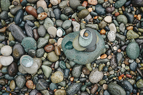 포토 JPG 해외이미지 1 선 바다 백그라운드 컨셉 자연 추상 미술 해변 사람없음 세로 물 컬러풀 쌓기 스파 화목 조약돌 바위 그룹 정상 배열 심볼 명상 질감 피라미드 흙더미 돌무덤 평형 해외202309 해외포토 자연요소 건축물 컬러 무늬 모션 문화예술 수영 흙 돌_바위 무덤 생태계 랜드마크 파일형식 더미