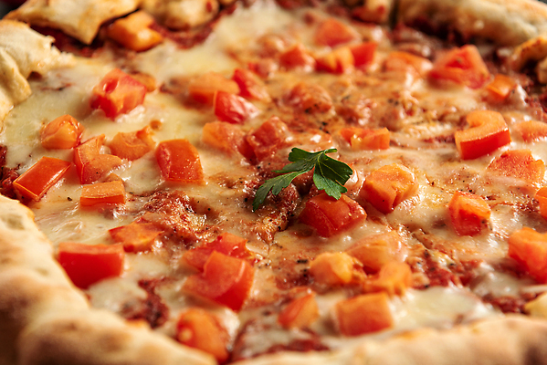 포토 JPG 해외이미지 전통 음식 여행 백그라운드 토마토 휴가 휴식 치즈 피자 패스트푸드 관리 요리 사람없음 가로 여름 태양 소풍 식당 식사 저녁식사 이탈리아 플랫 맛 인도인 지중해 배고픔 매움 반죽 주말 테이크아웃 바질 점심식사 마르게리타피자 모짜렐라치즈 전국 맛있는 해외202309 해외포토 자연요소 외국인 계절 유럽 바다 컨셉 채소 유제품 서양음식 동양인 야외활동 상점 인스턴트 파일형식