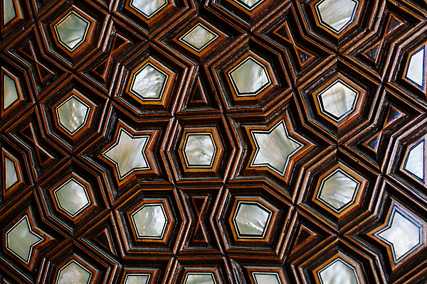 포토 JPG 해외이미지 디자인 여행 패턴 건축양식 엄마 이스탄불 미술 사람없음 내부 건물 목재 장식 숫자 문 궁전 골동품 업무 화려 역사 클래식 박물관 판화 동쪽 장인 칠면조 수공예 제국 하렘 튀르키예 해외202309 해외포토 나무 문자 건축물 건축 아시아 컨셉 고건축 무늬 재료 가족 조류 문화예술 작업 공예 방향 파일형식