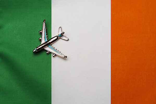 포토 JPG 해외이미지 모델 문화 여행 백그라운드 컨셉 설계 비행기 사람없음 세계 장난감 자유 깃발 공항 항공 준비 상담 휴양지 방문 아일랜드 예약 제안 해외202309 해외포토 유럽 항공교통 교통시설 대중교통 장소 파일형식