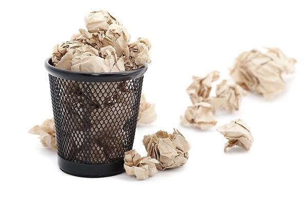 포토 JPG 해외이미지 종이 사람없음 바구니 재활용 쓰레기통 쓰레기 폐기물 컨테이너 버리기 가득함 낭비 구김 폐휴지 해외202309 해외포토 산업 컨셉 모션 화장지 친환경 파일형식