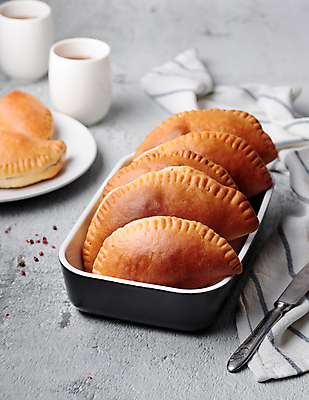 포토 JPG 해외이미지 접시 사람없음 컵 나이프 냄비 시멘트 번 해외202309 해외포토 식기 빵 칼 솥 파일형식