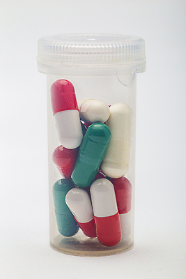 포토 JPG 해외이미지 컨셉 건강 병원 사람없음 치료 빨간색 알약 약 고통 의사 흰색 질병 약국 오브젝트 처방 중독 조제 내추럴 보충 돌봄 복용 약사 해외202309 해외포토 감정 컬러 의학 모션 의료진 만들기 파일형식