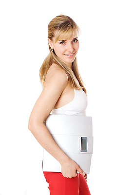 포토 JPG 해외이미지 백인 1 라이프스타일 웰빙 여자 행복 컬러 백그라운드 신체 성공 실내 건강 한명 사람 성인 금발 뷰티 기쁨 장비 흰색 잡기 몸무게 허리 측정 고립 유일 해외202309 해외포토 서양인 헤어스타일 감정 컨셉 모션 내부 생활 신체부위 파일형식