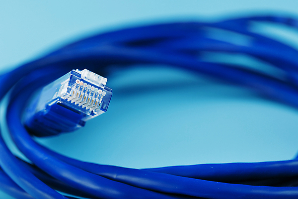 포토 JPG 해외이미지 인터넷 사람없음 파란색 플러그 케이블선 해외202309 해외포토 컬러 전선 파일형식