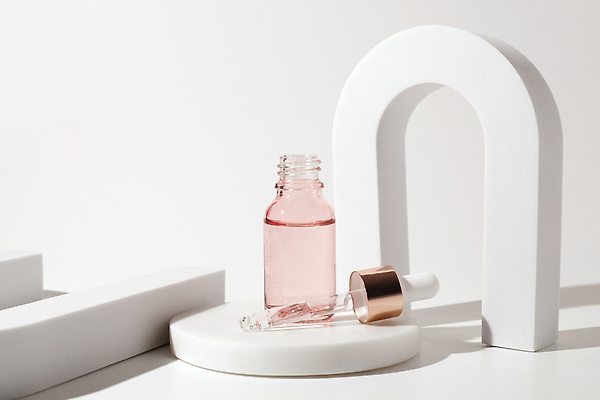 포토 JPG 해외이미지 백그라운드 사람없음 뷰티 화장품 흰색 원형 아치 스킨케어 단상 공병 앰플 포디움 목업 해외202309 해외포토 도형 컬러 무대 병_담는 파일형식