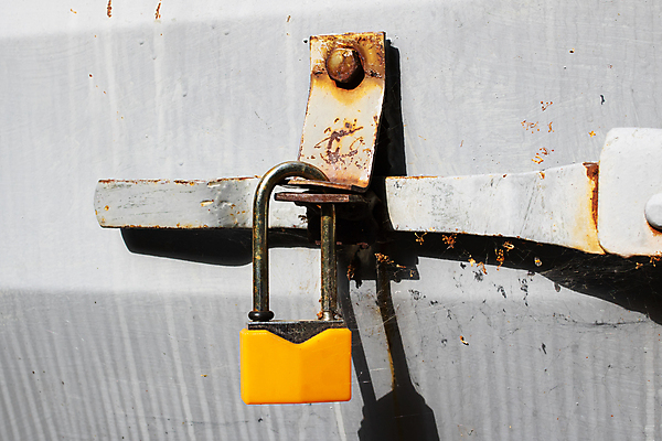 포토 JPG 해외이미지 산업 벽 백그라운드 공장 출입구 주택 자물쇠 경비 안전 사람없음 건물 울타리 노란색 문 금속 힘 기계 페인트 장비 회색 수확 골동품 거친 닫기 보호 연결 철 감옥 입장 부식 질감 복고 잠금 보안 대문 그런지 사생활 옛날 철강 해외202309 해외포토 건축물 컬러 컨셉 농업 공업 모션 재질 담장 파일형식