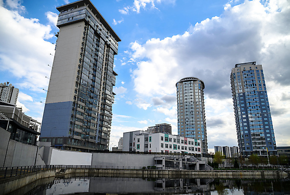 포토 JPG 해외이미지 실루엣 아시아 도로 여행 백그라운드 비즈니스 건축양식 자동차 자연 하늘 추상 새로움 파노라마 풍경 사람없음 건물 물 금융 파란색 빛 강 도시풍경 사무실 뷰티 반사 탑 고층빌딩 황혼 일몰 새벽 도시 센터 도심 야간 방콕 보케 장면 타운 스카이라인 랜드마크 수도권 해외202309 해외포토 자연요소 건축물 건축 나라 길 육상교통 컬러 컨셉 무늬 교통시설 태국 촬영기법 빌딩 경제 노을 생태계 지역 파일형식